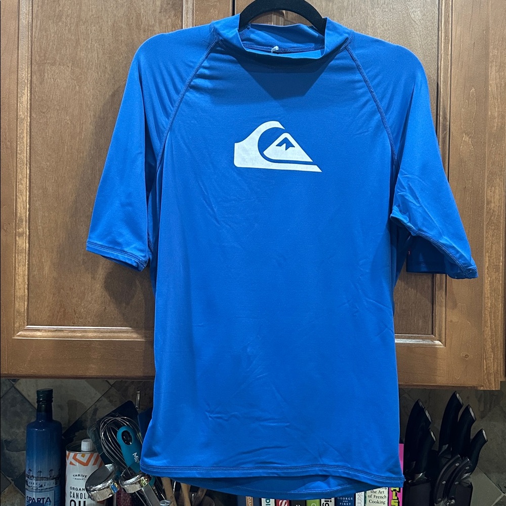 Quicksilver men’s short sleeve rash guard, size extra large